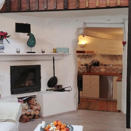Maison De Vacances Atypique Pouzolles Kültér fotó