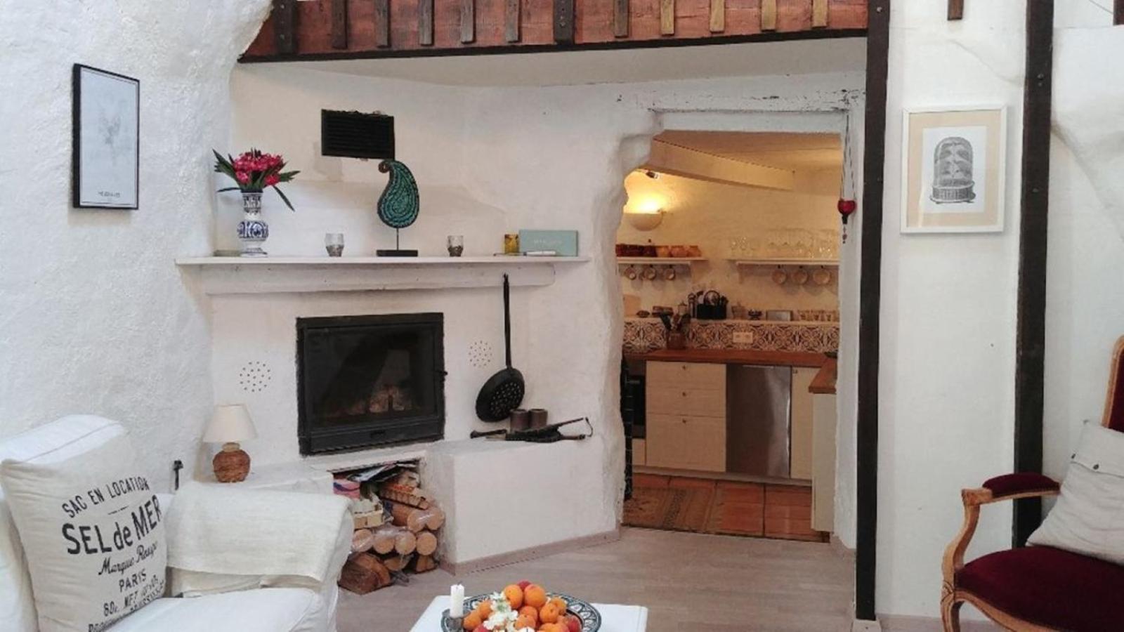 Maison De Vacances Atypique Pouzolles Kültér fotó